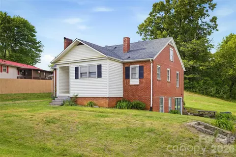 1348 Hibriten Se Dr SE, Lenoir, NC 28645