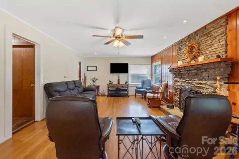 Living - 71 Laurel Mountain Rd, Brevard, NC 28712 photo 2 of 2