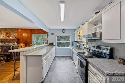Kitchen - 71 Laurel Mountain Rd, Brevard, NC 28712 photo 2 of 2
