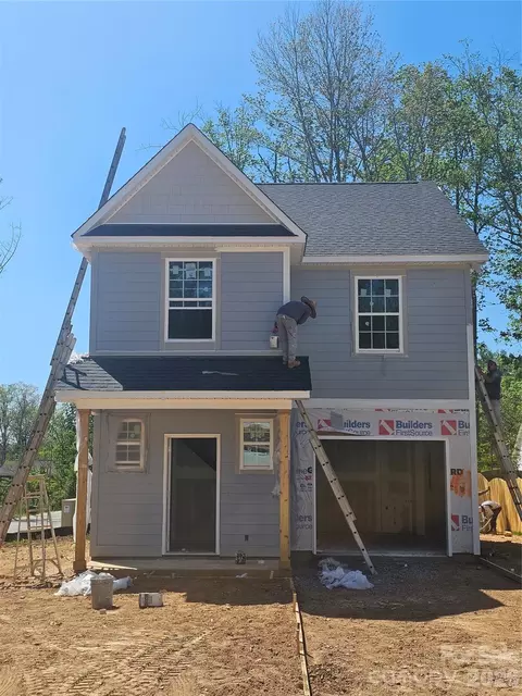 102 Crew Ln, Black Mountain, NC 28711