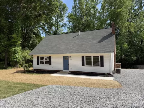 806 S Laurel St, Lincolnton, NC 28092