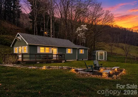 24 Baldridge Dr, Burnsville, NC 28714