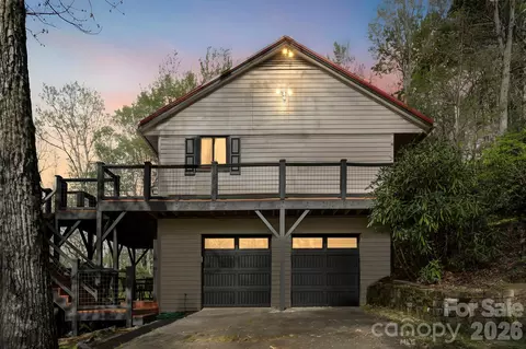 78 Highland Dr, Lake Toxaway, NC 28747