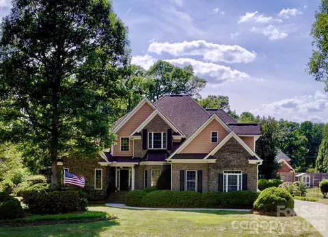 279 Woodstream Cir, Mooresville, NC 28117