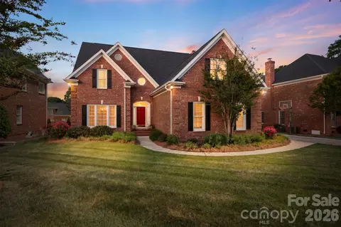 11511 Essex Fells Dr, Charlotte, NC 28277