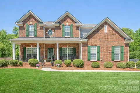 1325 Linden Glen Dr, Matthews, NC 28104