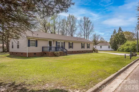 210 Pierce 4 St #4, Warsaw, NC 28398
