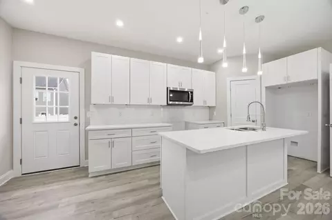 3800 Freedom Dr, Charlotte, NC 28208
