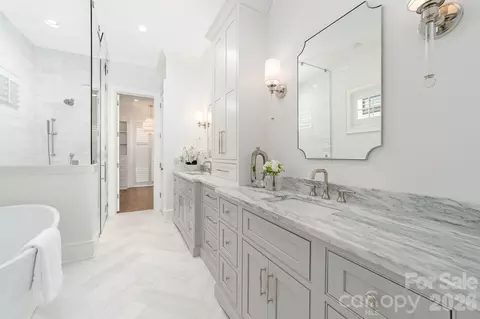 Bath - 222 Walnut St, Davidson, NC 28036 photo 2 of 7