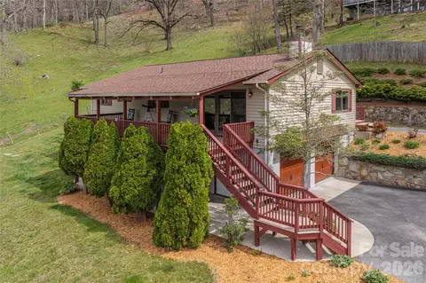 134 Hillside Dr, Maggie Valley, NC 28751