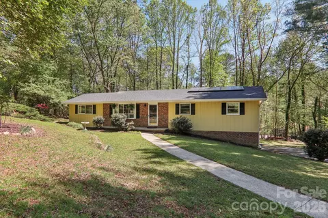 45 Crosswick Ln, Hendersonville, NC 28739