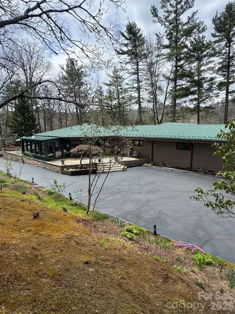 12 Laurelwood Ln, Newland, NC 28657