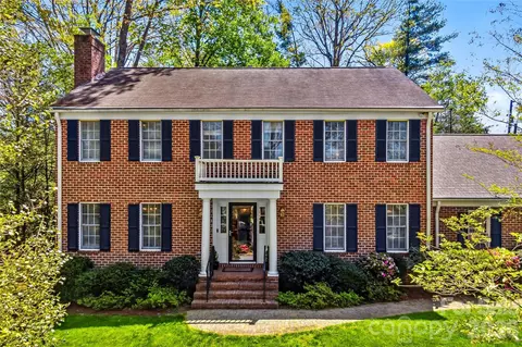 1218 Everette Pl, Hendersonville, NC 28791