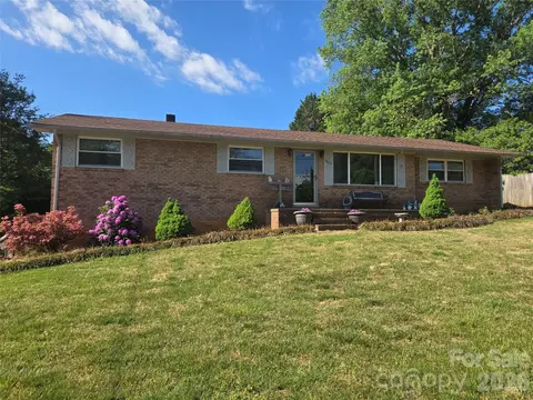 2824 25th Ne Ave NE, Hickory, NC 28601