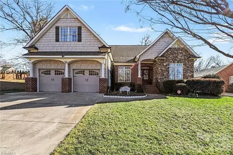 115 Town Lot Dr, Pfafftown, NC 27040