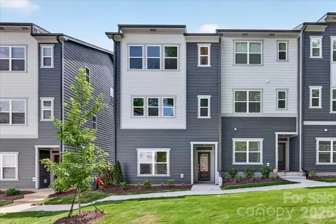 6022 Pivot Ct, Charlotte, NC 28205