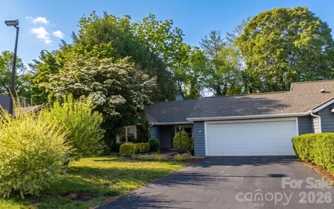 10 Laurel Place Dr, Asheville, NC 28803