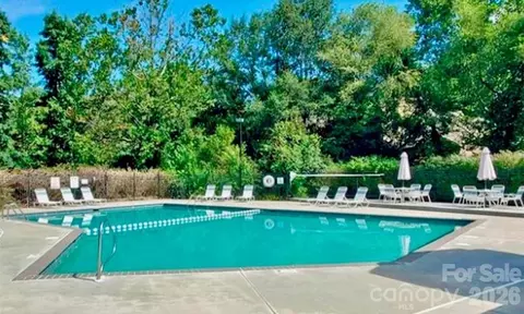 10 Laurel Place Dr, Asheville, NC 28803
