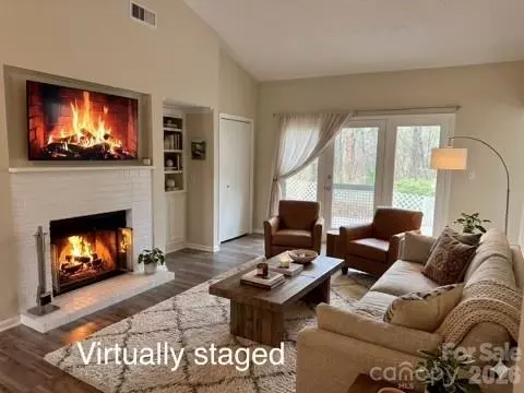 10 Laurel Place Dr, Asheville, NC 28803