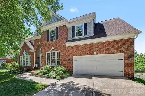 6213 Knightsgate Ct, Charlotte, NC 28269