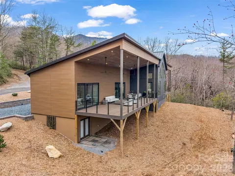 664 Quail Ridge Rd, Lake Lure, NC 28746
