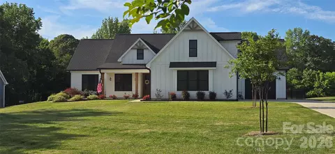 5282 Lake Glenn Dr, Stanfield, NC 28163