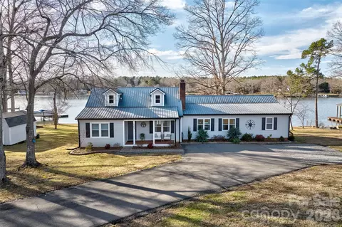 4353 Duck Haven Ln, Lake Wylie, SC 29710