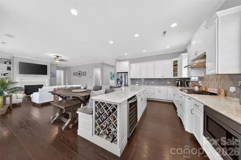 Kitchen - 2166 Stratton Pl, Fort Mill, SC 29708 photo 2 of 5