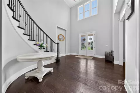 Entry Way - 2166 Stratton Pl, Fort Mill, SC 29708 photo 2 of 9
