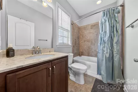 Bath - 2166 Stratton Pl, Fort Mill, SC 29708 photo 4 of 5