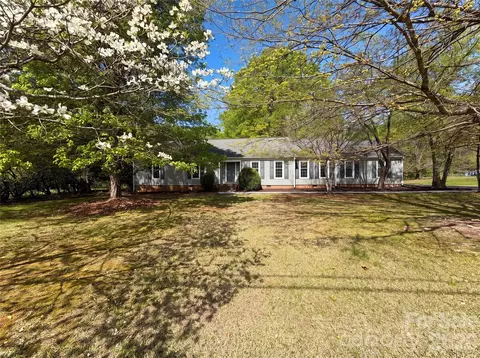 1614 Colfax Se Dr SE, Concord, NC 28025