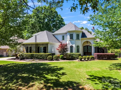 2378 Woodridge Dr, Fort Mill, SC 29715