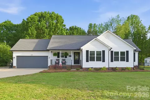 723 Pinehaven Cir, Clover, SC 29710