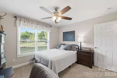 Bedroom - 723 Pinehaven Cir, Clover, SC 29710 photo 5 of 10