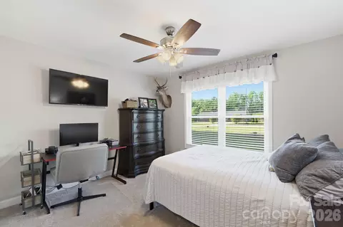 Bedroom - 723 Pinehaven Cir, Clover, SC 29710 photo 4 of 10