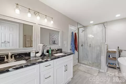 Bath - 723 Pinehaven Cir, Clover, SC 29710 photo 3 of 3