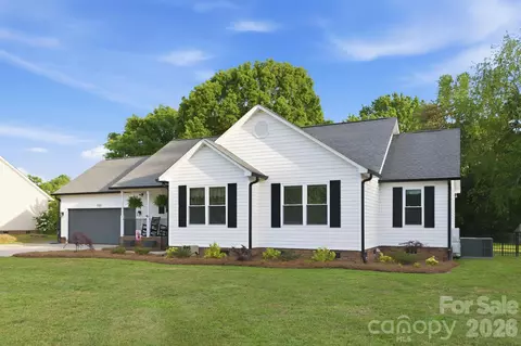 Exterior - 723 Pinehaven Cir, Clover, SC 29710 photo 2 of 6
