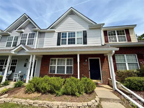 732 Rock Lake Gln, Fort Mill, SC 29715