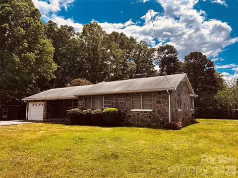 2525 13th Sw Ave SW, Hickory, NC 28602