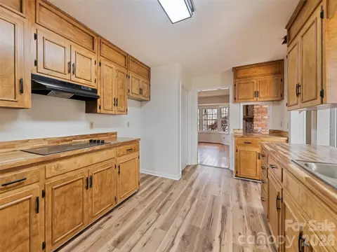 Kitchen - 80 Gobblers Knob Dr, Clyde, NC 28721 photo 2 of 2