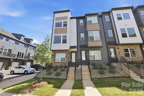 5525 Swaling St, Charlotte, NC 28217