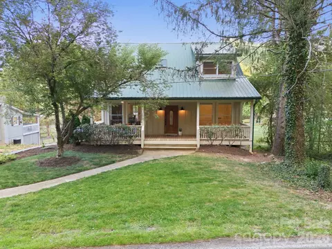 612 Christian Creek Rd, Swannanoa, NC 28778