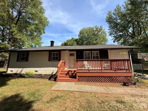 401 Rutland Dr, Charlotte, NC 28217