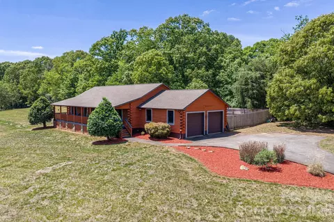 170 Countrytyme Ln, Iron Station, NC 28080