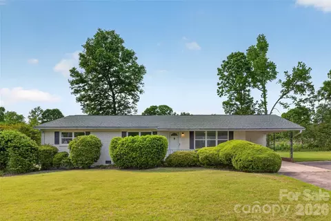 4429 Dawnwood Dr, Gastonia, NC 28056