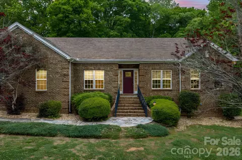 1919 Ashmere Dr, Iron Station, NC 28080