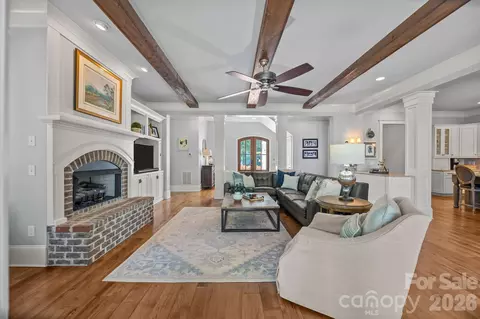 Living - 20727 Pointe Regatta Dr, Cornelius, NC 28031 photo 2 of 3