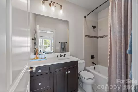 Bath - 20727 Pointe Regatta Dr, Cornelius, NC 28031 photo 6 of 9
