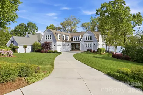 Exterior - 20727 Pointe Regatta Dr, Cornelius, NC 28031 photo 3 of 9
