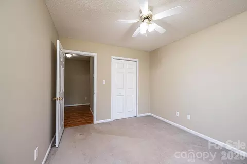Bedroom - 2000 Summerfield Cir, Conover, NC 28613 photo 3 of 5